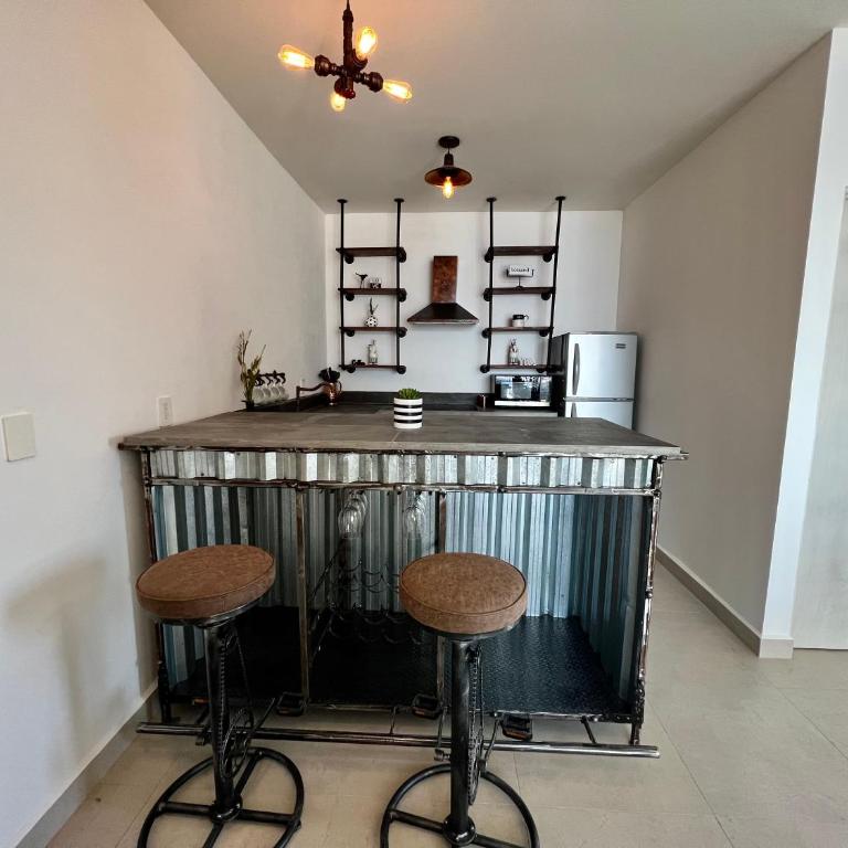 Industrial stylish 3-br. apartment & city views in front of Parque Fundidora & Arena Mty - Three-Bedroom Apartment - 5