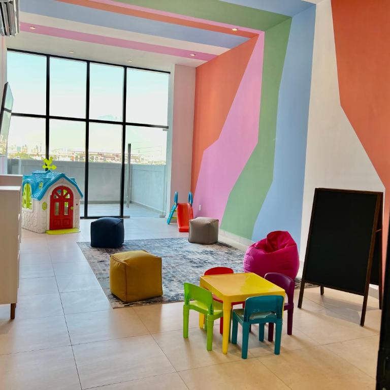 Industrial stylish 3-br. apartment & city views in front of Parque Fundidora & Arena Mty - Three-Bedroom Apartment - 29