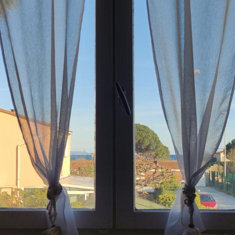 chambres côté plage, aperçu mer, proche aéroport, climatisées et parking gratuit - Chambre Double avec Salle de Bains Commune - 10