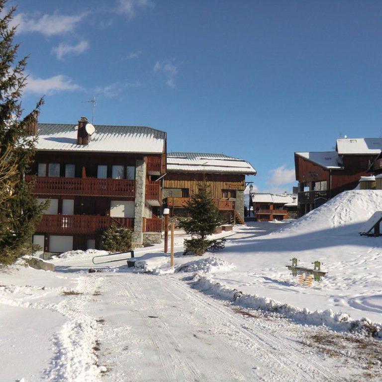 Appartement 5 personnes rénové, proche pistes et commerces, balcon sud, parking inclus - FR-1-181-2468 - Studio - 2
