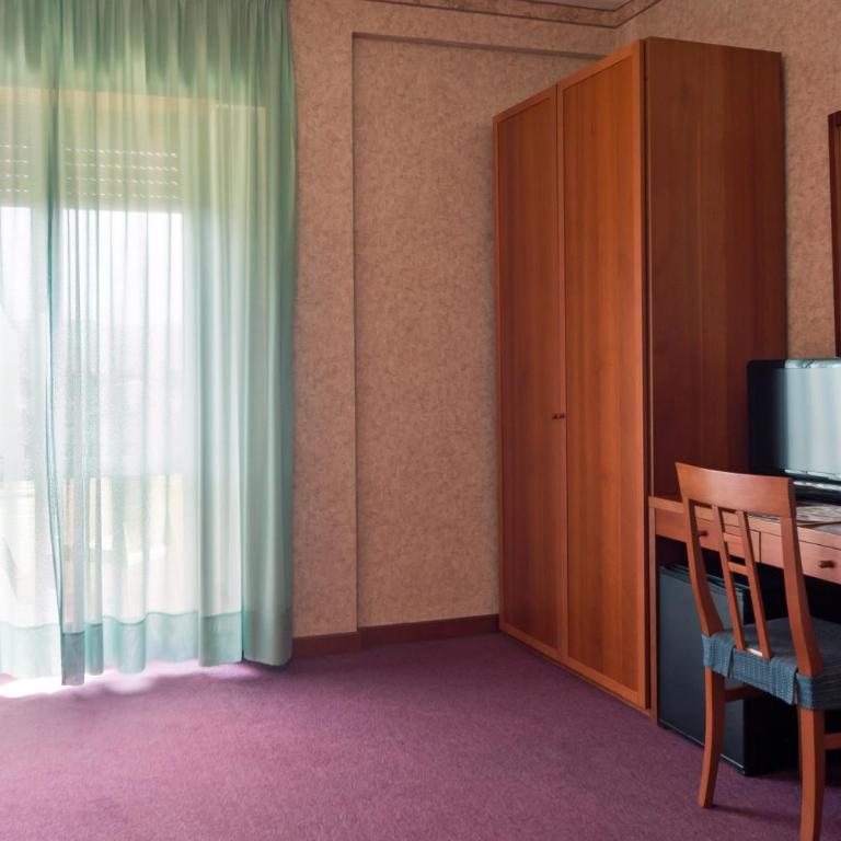 Hotel Columbus sul Lago - Camera Tripla - 2