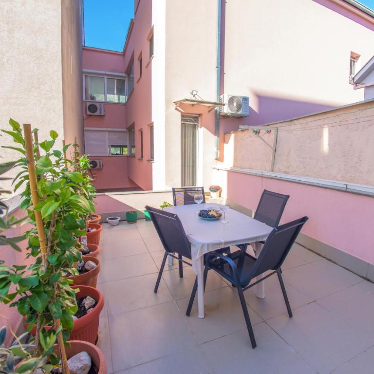 Luka-Mostar Free Parking with eCharger - One-Bedroom Apartment - 7