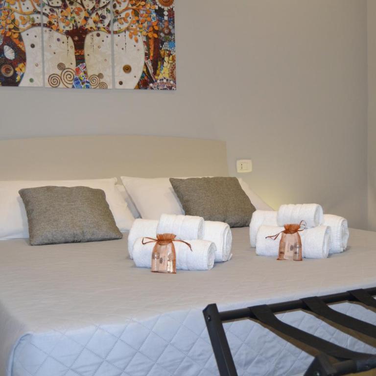 Karina's Rooms - Standard King Room - 7