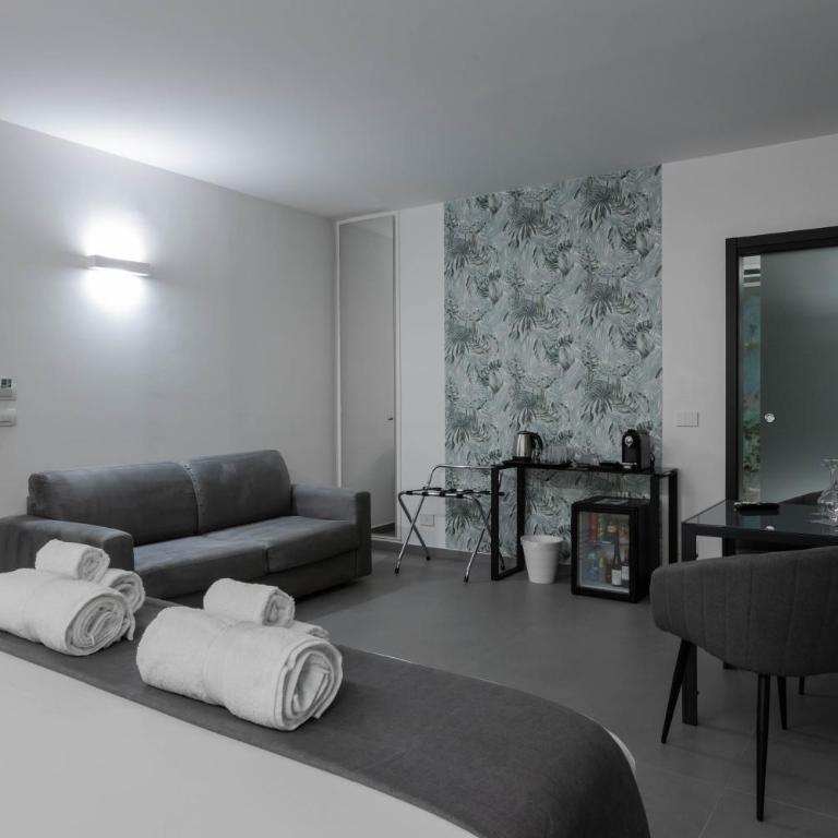 Suite Palermo Apartment - King Suite with Balcony - 4