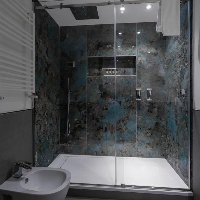 Suite Palermo Apartment - King Suite with Balcony - 8