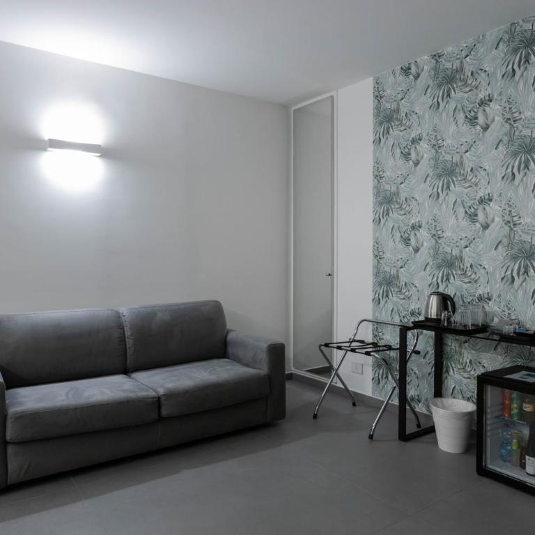 Suite Palermo Apartment - King Suite with Balcony - 13
