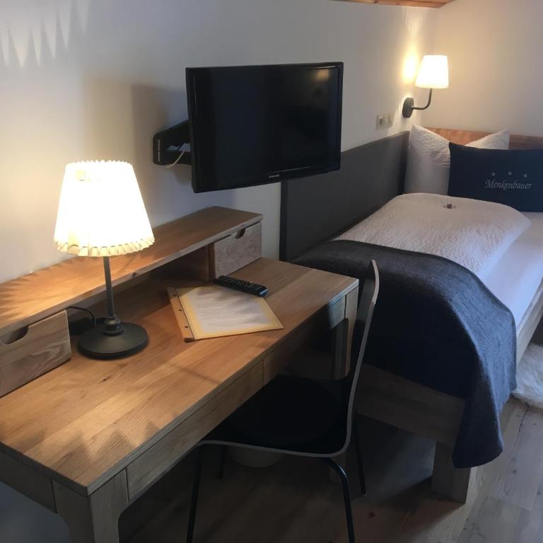 Gästehaus Menkenbauer inkl. Chiemgaukarte - Deluxe Einzelzimmer - 2