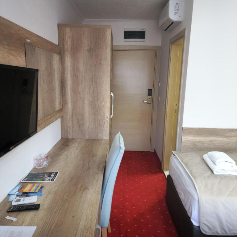 Hotel Nacional Free Parking - Deluks Dvokrevetna Soba sa Zasebnim Krevetima - 19