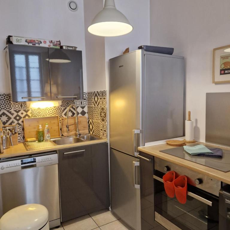 2 pièces dans le centre avec petite terrasse 3*** - Appartement 1 Chambre - 10