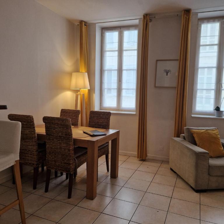 2 pièces dans le centre avec petite terrasse 3*** - Appartement 1 Chambre - 15