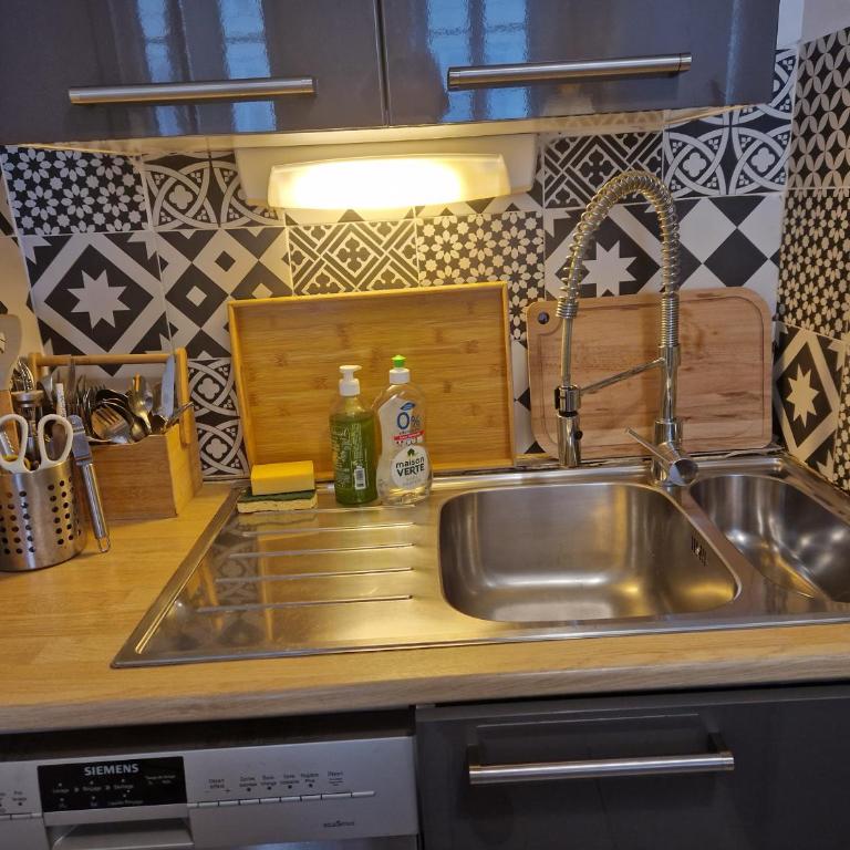 2 pièces dans le centre avec petite terrasse 3*** - Appartement 1 Chambre - 6