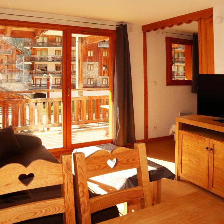 Appartement skis aux pieds avec piscine intérieure, proche services - FR-1-322-478 - Apartment - 6