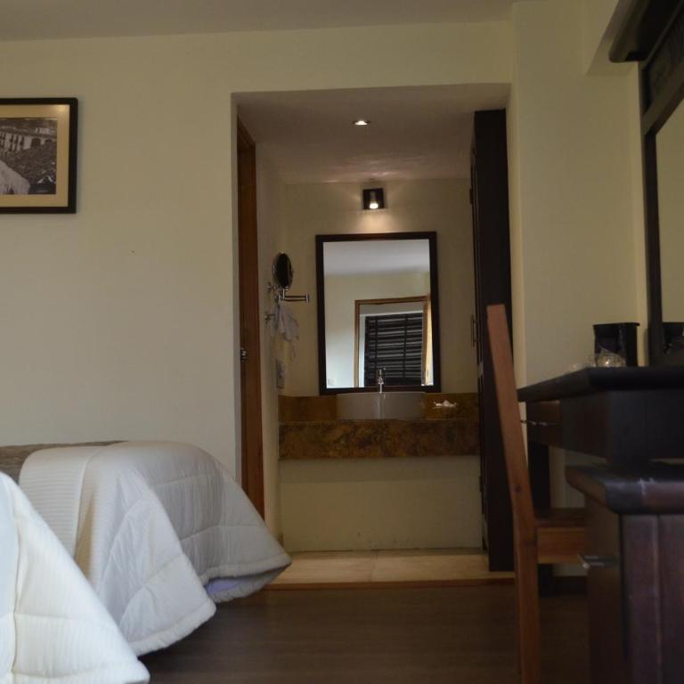 Plaza Magnolias - Double Room with Two Double Beds - 2