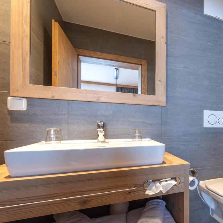 Das Grünholz Aparthotel - Apartment mit 1 Schlafzimmer und Balkon - 4