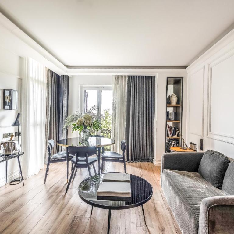 Serras Barcelona - Suite with Sea View - 6