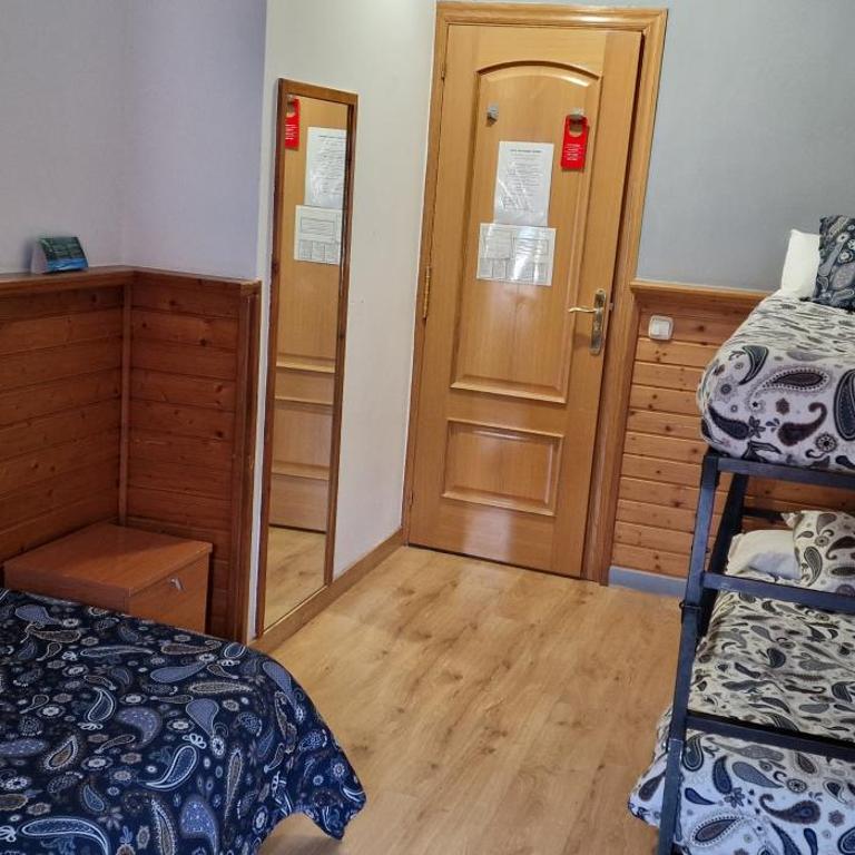 Hotel Merino - Habitación Familiar (3 adultos + 2 niños) - 7