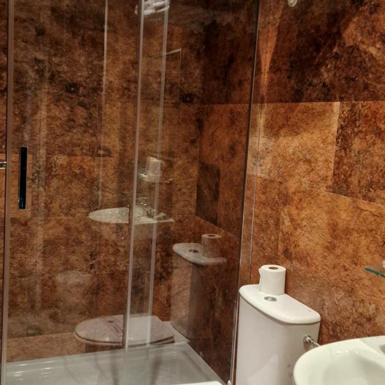 Hotel Merino - Habitación Familiar (3 adultos + 2 niños) - 9