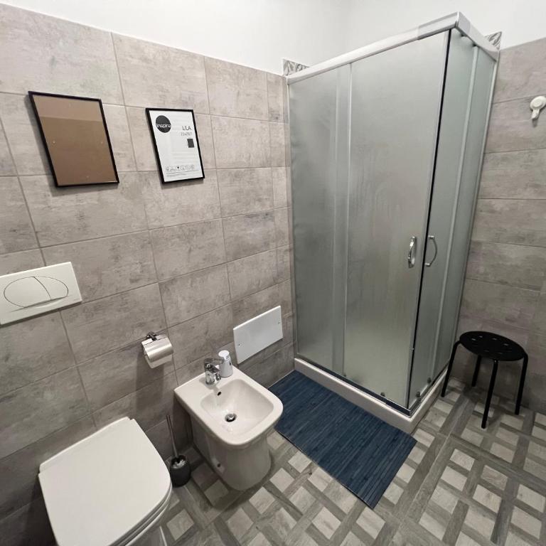 Hostel Turin Metro Young - Camera Quadrupla con Bagno Privato - 18