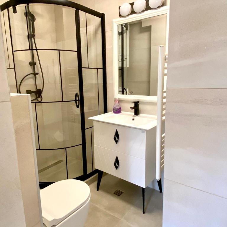 Layla's Home Free Parking - Apartman sa 2 Spavaće Sobe - 19