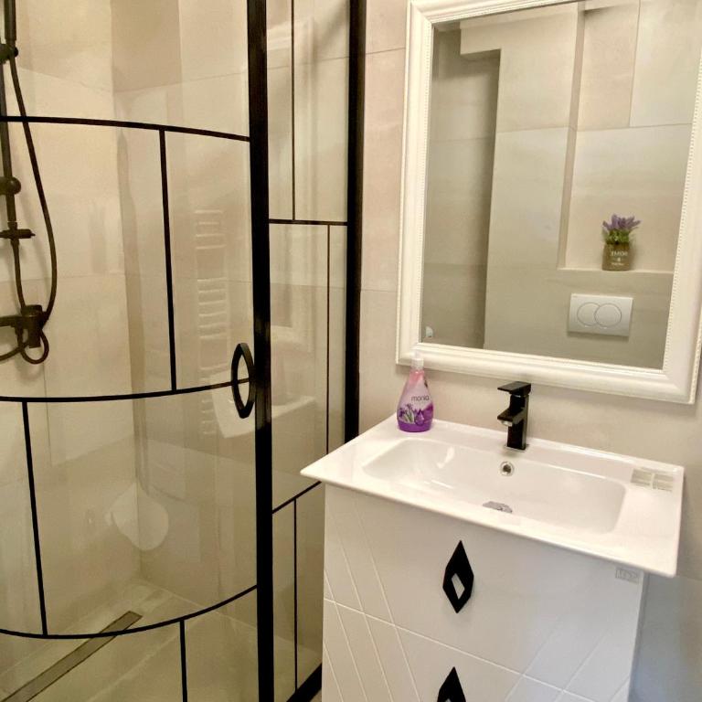 Layla's Home Free Parking - Apartman sa 2 Spavaće Sobe - 16