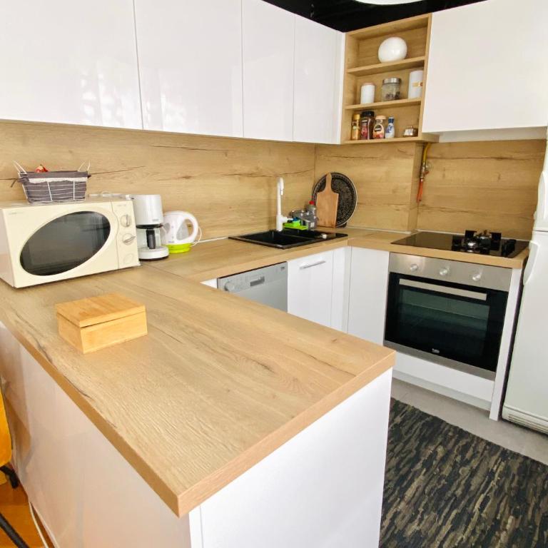 Layla's Home Free Parking - Apartman sa 2 Spavaće Sobe - 5