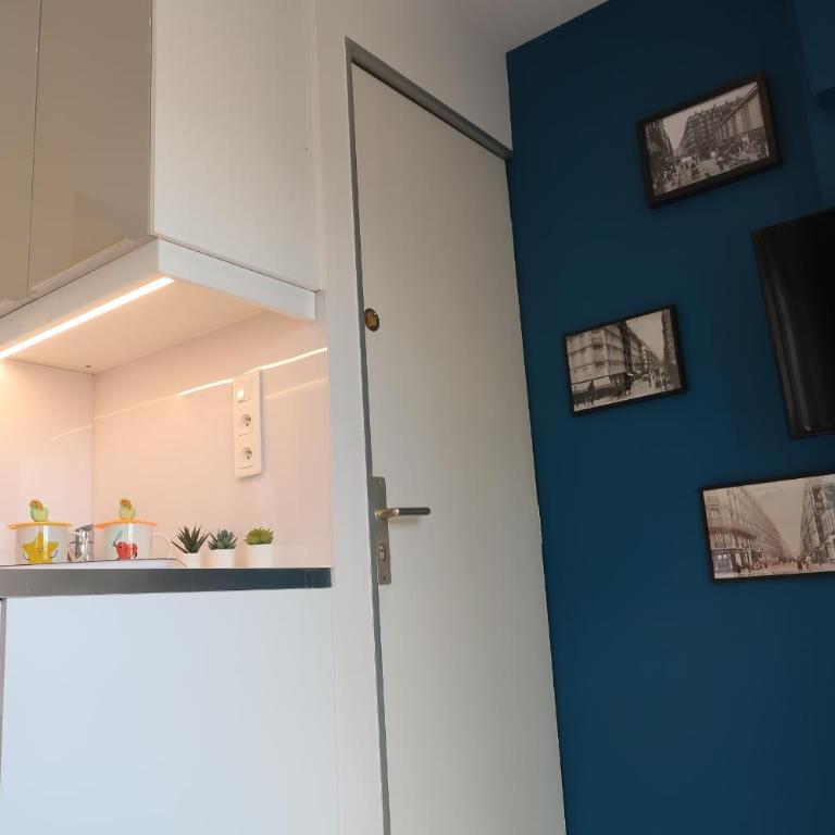 Paris 17ème - STUDIO compact 10m2 -110 sqf - coeur BATIGNOLLES - ideal SOLO traveler - Studio - 8