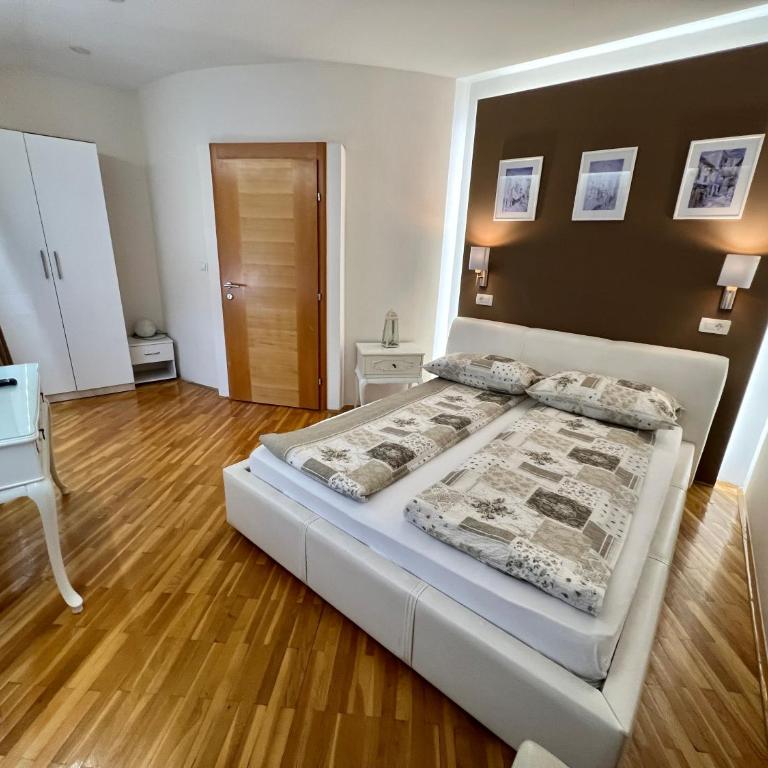 Apartments Solis - Two-Bedroom Apartment - 19