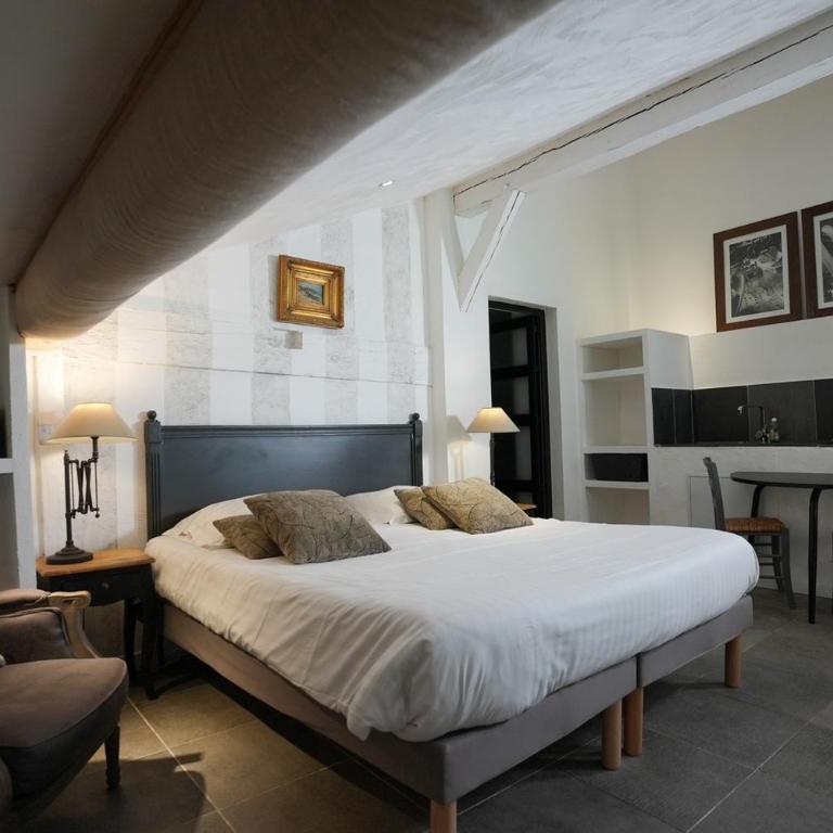 Auberge De La Poulcière - Suite Junior Lit King-Size - 1