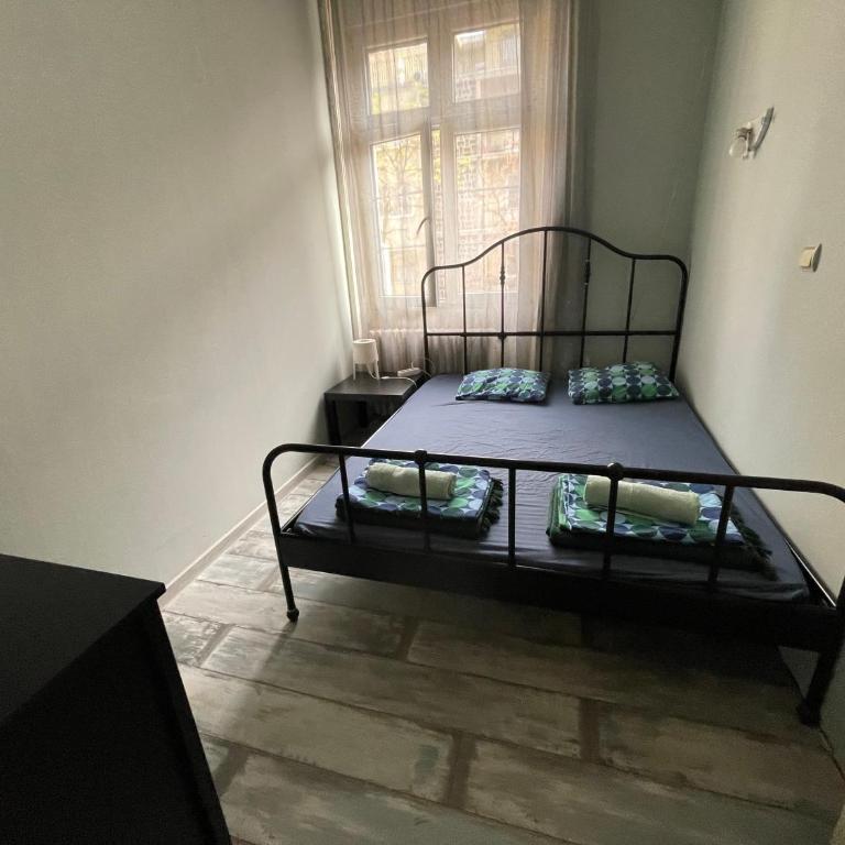 Habitat Hostel - Niskobudžetna Dvokrevetna Soba sa Bračnim Krevetom - 1