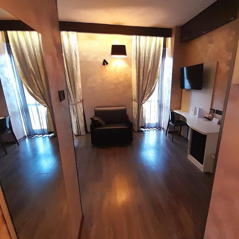 Hotel Continental - Junior Suite - 13