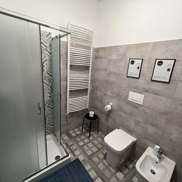Hostel Turin Metro Young - Camera Familiare con Bagno Privato - 12