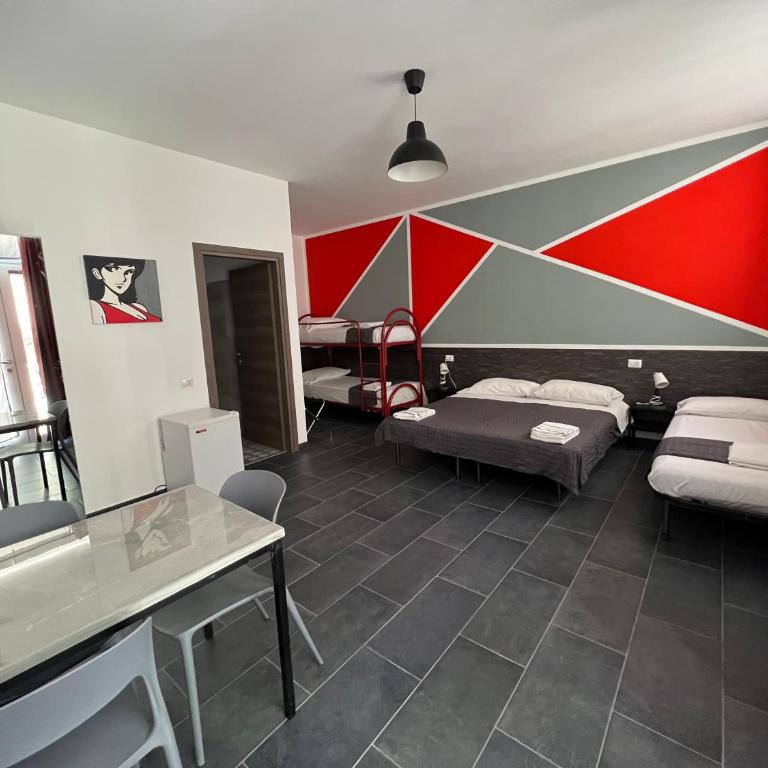 Hostel Turin Metro Young - Camera Familiare con Bagno Privato - 13