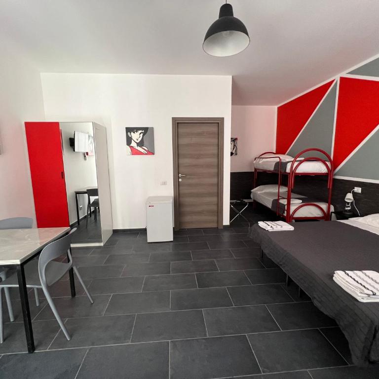 Hostel Turin Metro Young - Camera Familiare con Bagno Privato - 7