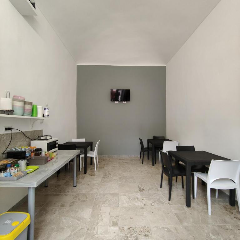 Hostel Turin Metro Young - Camera Matrimoniale con Bagno Privato - 5