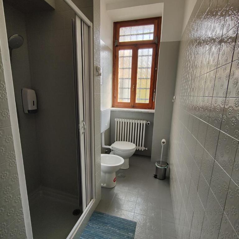 Hostel Turin Metro Young - Camera Doppia con Letti Singoli con Servizi Igienici in Comune - 6