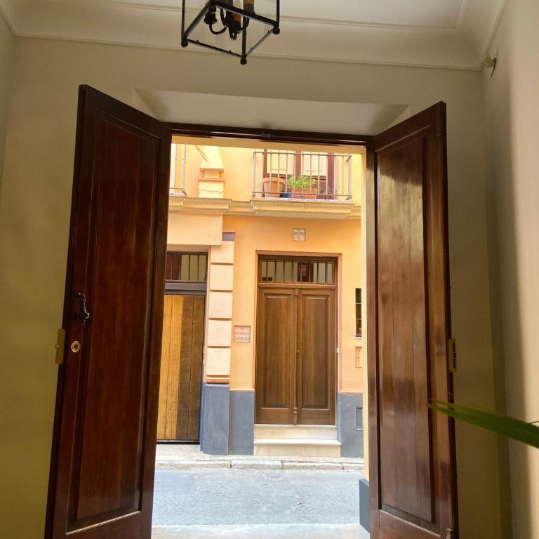 CASA PALACIO SXVIII CON PISCINA en centro histórico de SEVILLA - Villa - 13