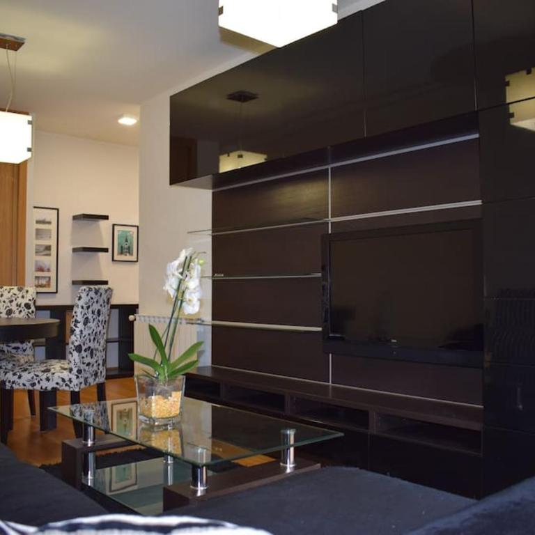 Apartamento centro Villagarcía. - Three-Bedroom Apartment - 1