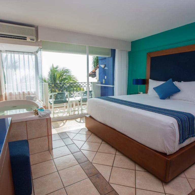 Crown Paradise Golden All Inclusive Resort - Adults Only - King Suite - 4