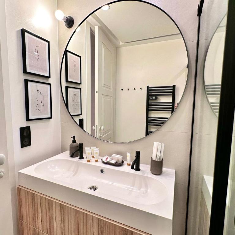 OPERA PROMENADE 4 Renovated 3 Bedrooms Balcony Sea View AC - Apartment with Sea View - 14