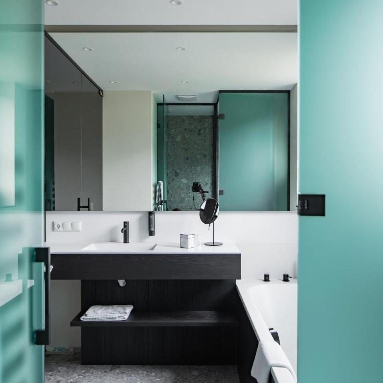 Stadthotel Goldenes Schiff - Superior Suite - 6