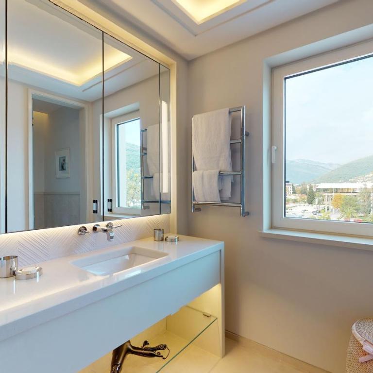 Porto Montenegro Residences - Luksuzna Rezidencija sa 2 Spavaće Sobe i Pogledom na More - 1
