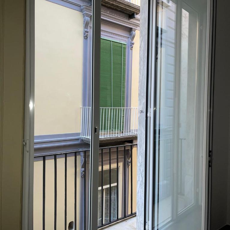 Holiday House Napoli - Appartamento con 2 Camere da Letto - 21