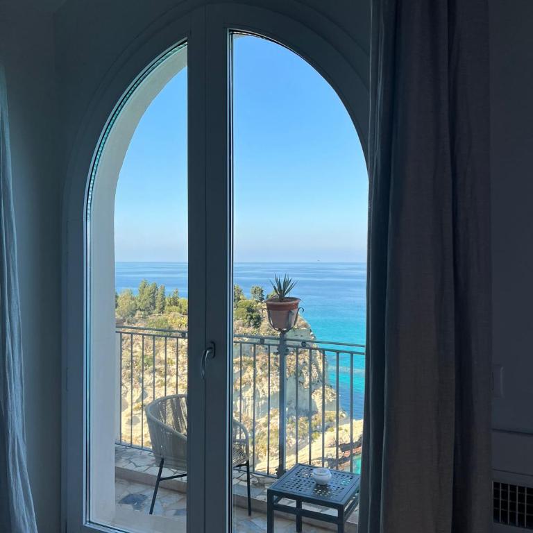 La Dolce Vita a Tropea - Camera Matrimoniale Deluxe con Balcone e Vista Mare - 3