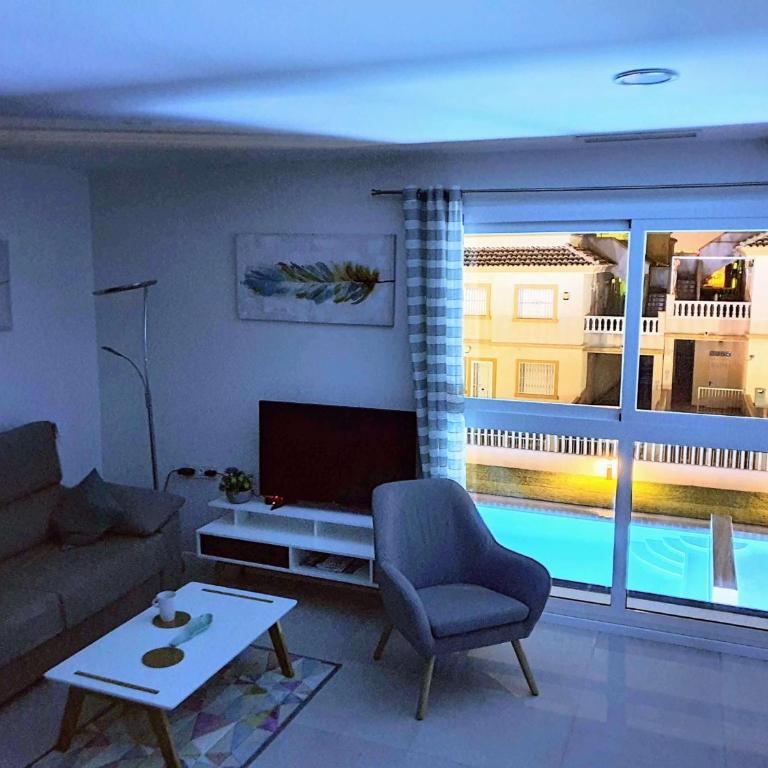 Modern apartamento with large south terrace, Playa Flamenca - Apartamento de 2 dormitorios - 16