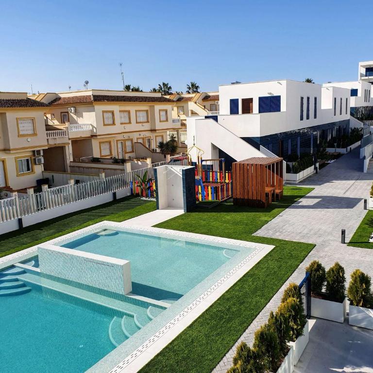 Modern apartamento with large south terrace, Playa Flamenca - Apartamento de 2 dormitorios - 9