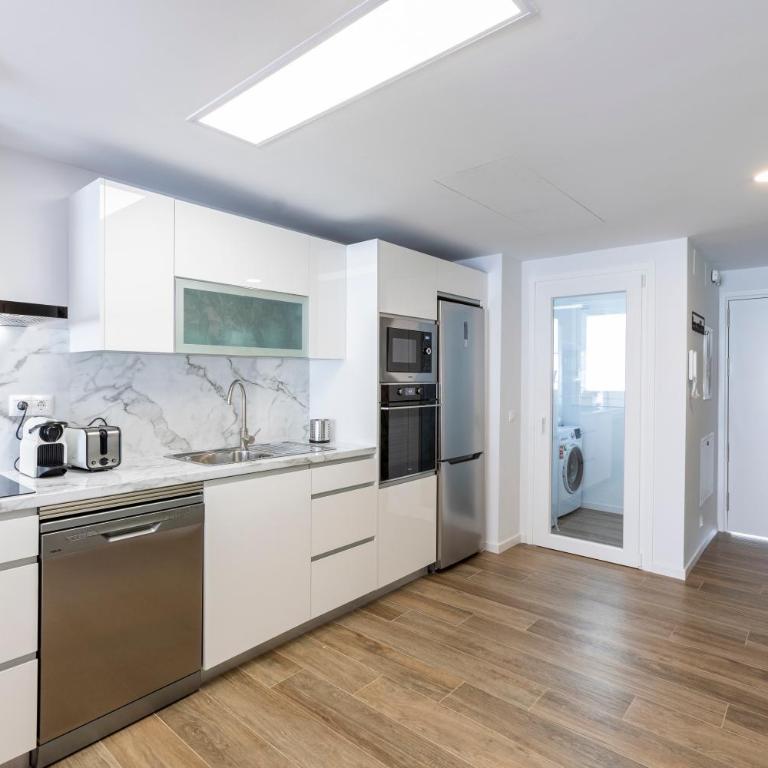 Oasis Pool Málaga - Apartamento de 3 dormitorios - 15