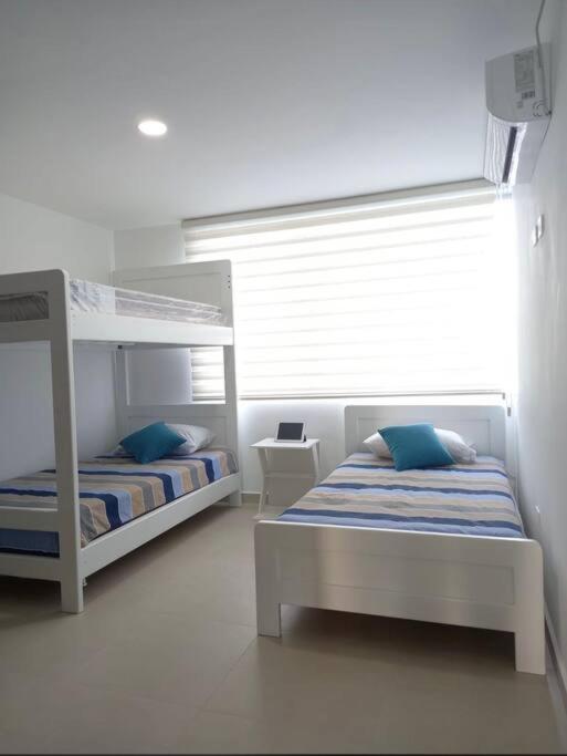Edif. Deymar - Departamento frente al mar 9no piso - Apartamento de 2 dormitorios - 3