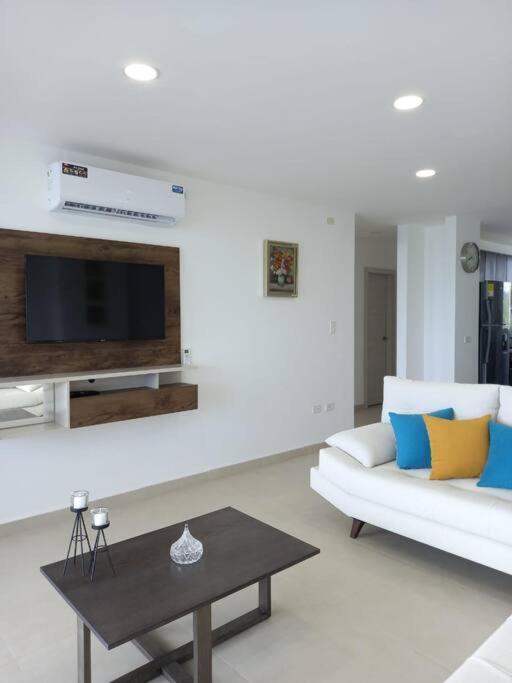 Edif. Deymar - Departamento frente al mar 9no piso - Apartamento de 2 dormitorios - 8