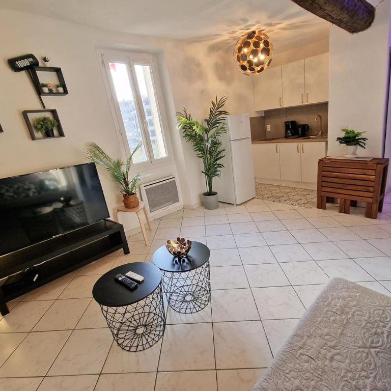 GregBnb - T2 Design 30m2 - Ouest - One-Bedroom Apartment - 1