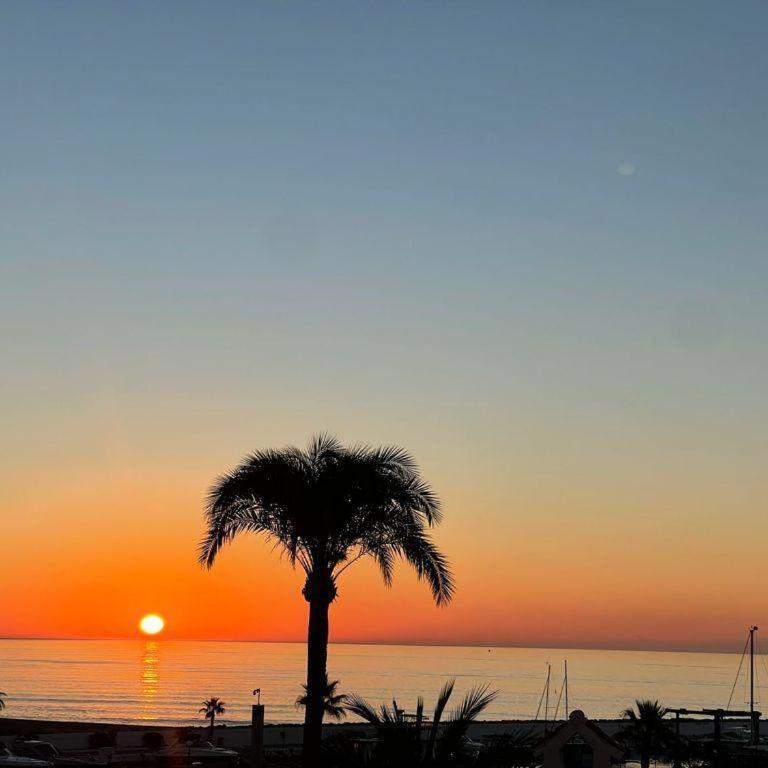 FASCINANTE Hogar en Cabo Pino en MARBELLA - Two-Bedroom Apartment - 100